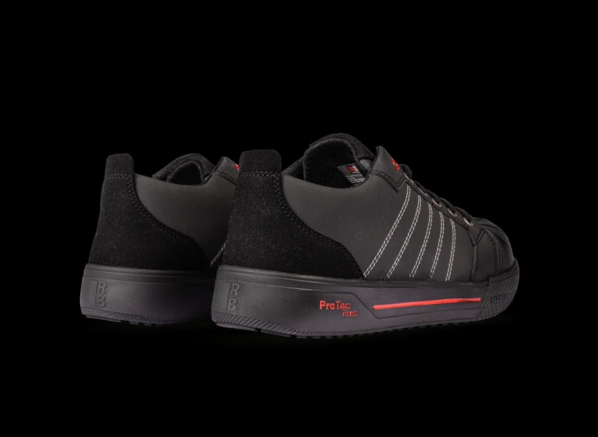 Achteraanzicht van een paar Redbrick Champ Low Veiligheidssneaker