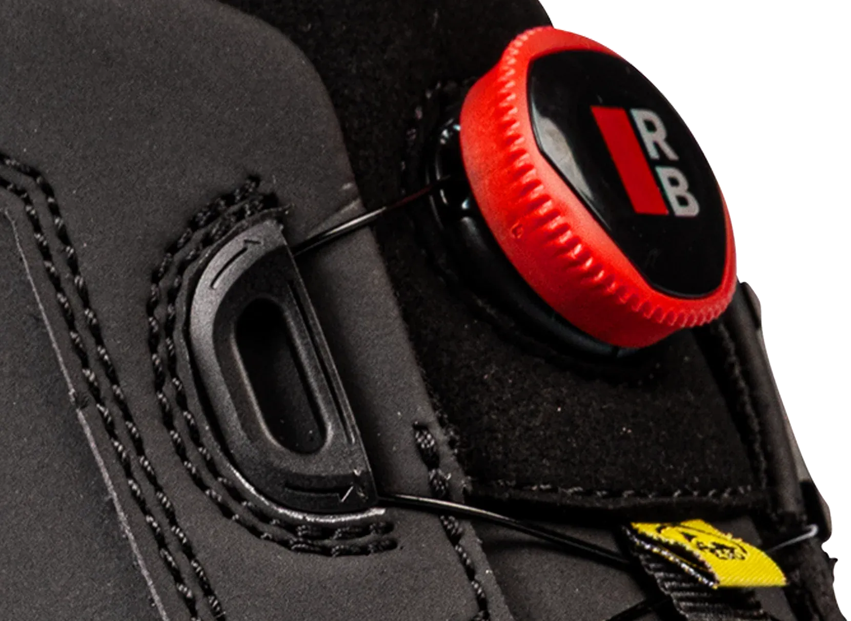 Zbliżenie na zapięcie boa w obuwiu ochronnym Redbrick Sprint