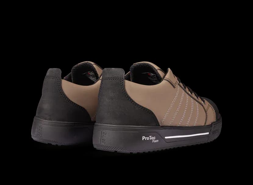 Rückseite eines Paars Redbrick Jump Low Arbeitsschuhe