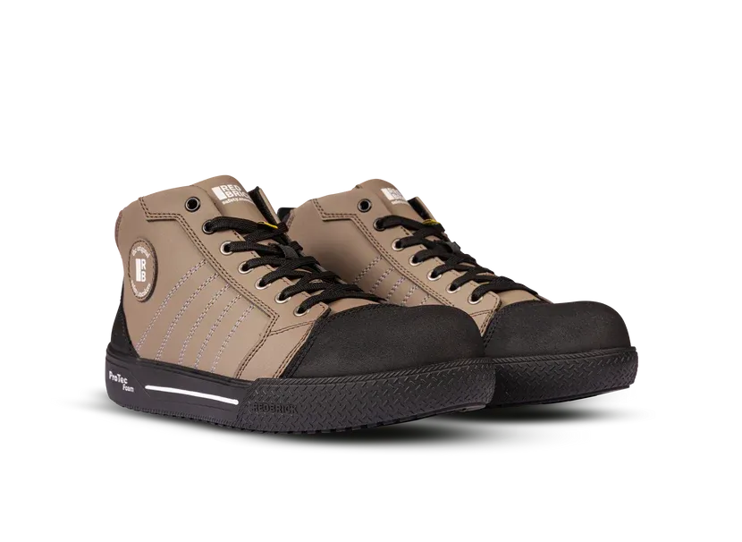 Een paar Redbrick Jumper High veiligheidsschoenen van voren