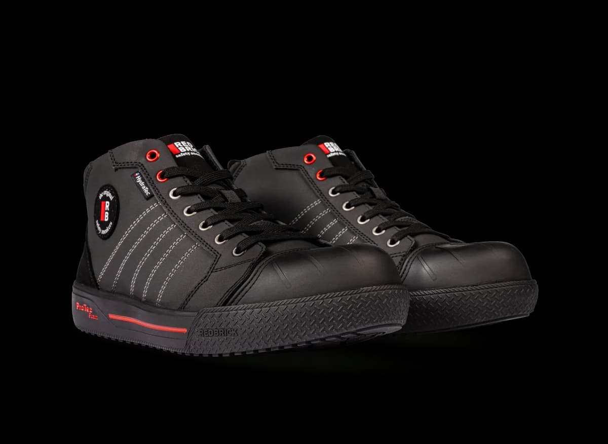 Vooraanzicht van een paar Redbrick Splash werkschoenen