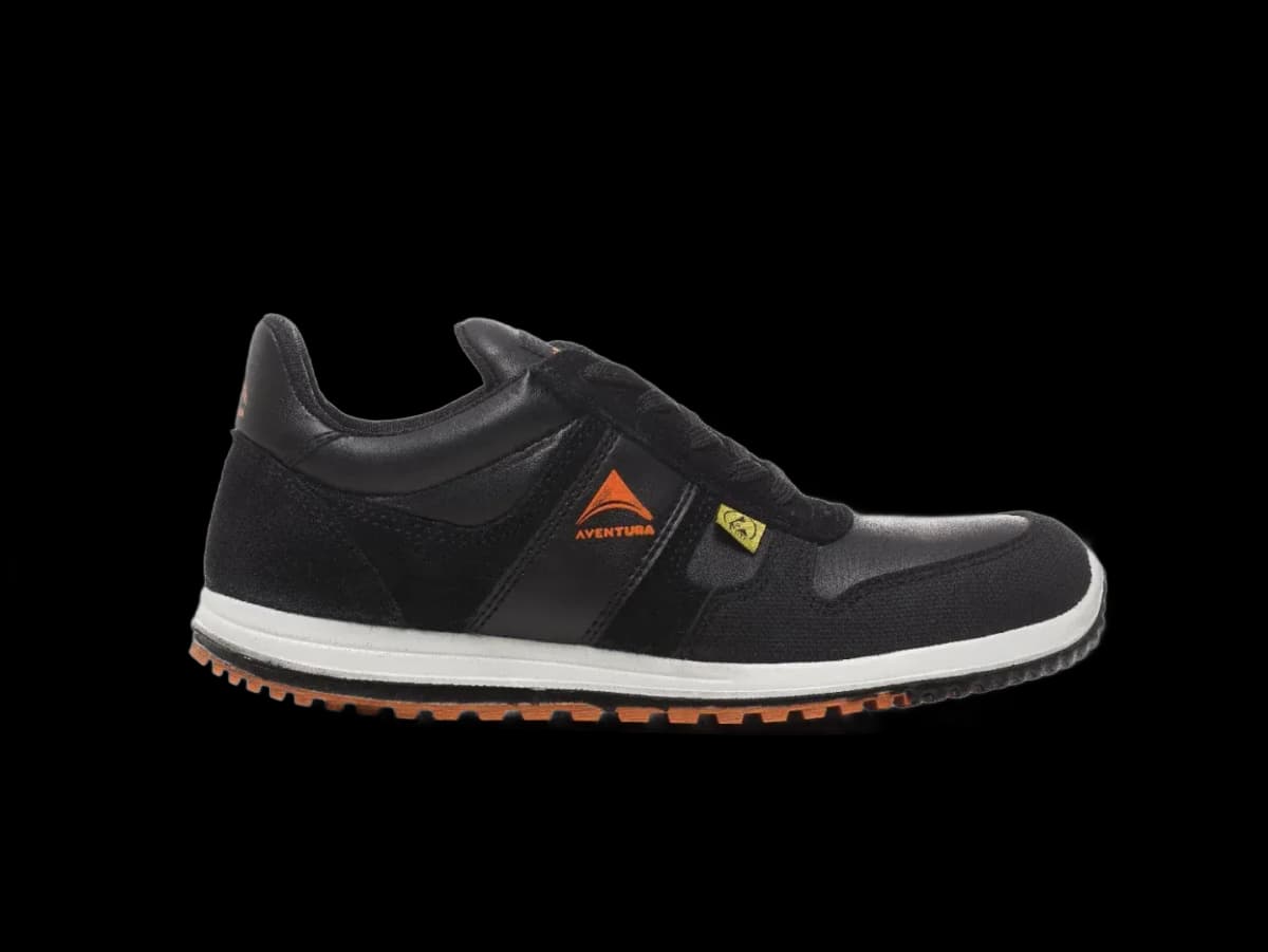 Right side view No RIsk Rider Low work shoe